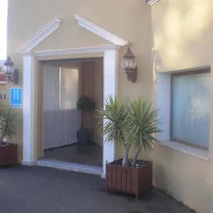 https://gran-hotel-moron.es-andalucia.com